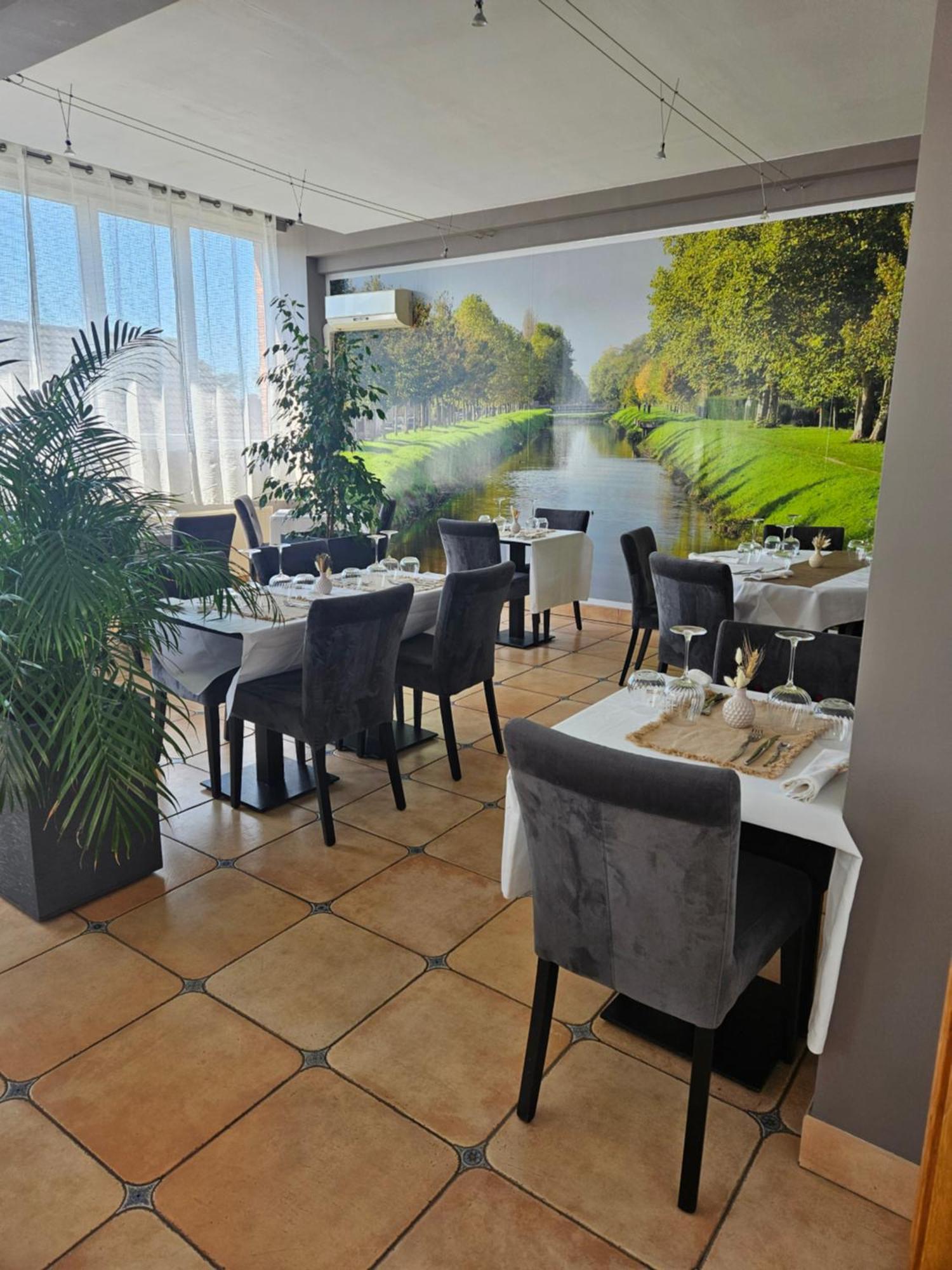 Enjoy Garden Hotel Vierzon Exterior foto